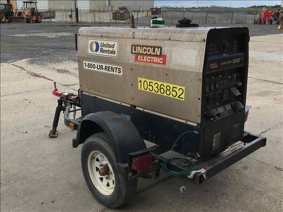 2016 Lincoln Electric Vantage 300 Welder