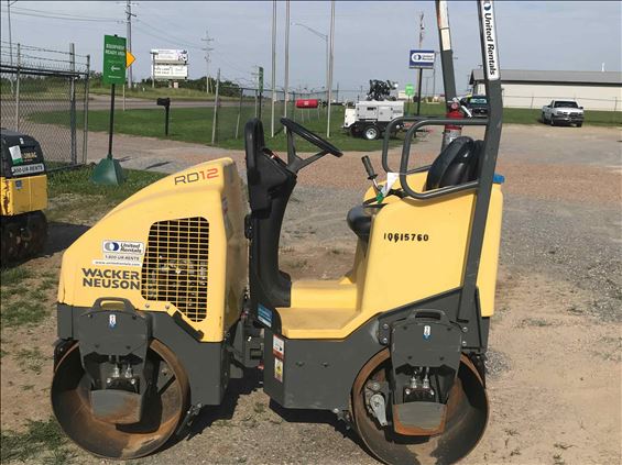 2017 Wacker Neuson RD 12A-90 Ride-On Roller