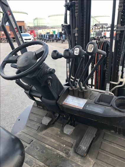 2014 Toyota 8FD35U Warehouse Forklift