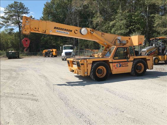 2009 Broderson IC-250-3C Crane