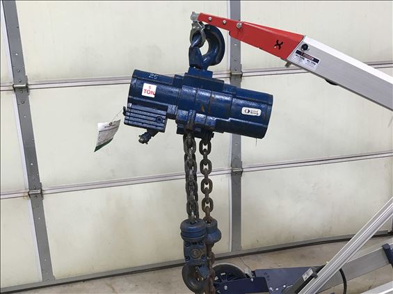 2012 JD NEUHAUS PROFI 10T Hoist