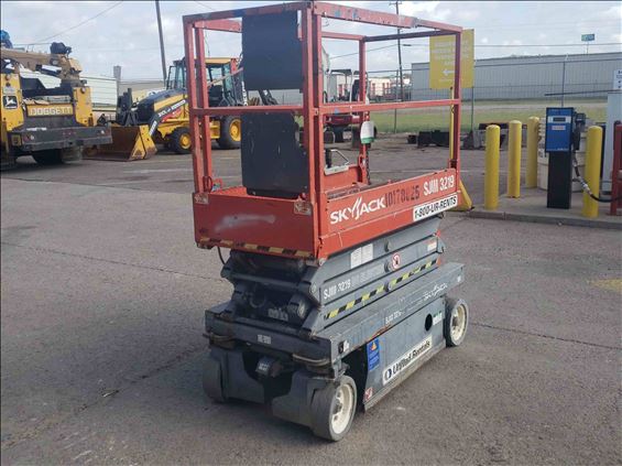 2013 Skyjack SJIII3219 Scissor Lift