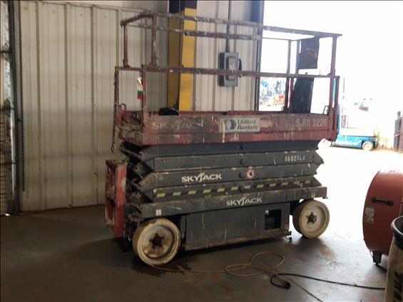 2014 Skyjack SJIII3226 Scissor Lift