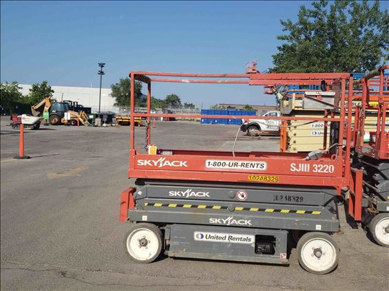 2014 Skyjack SJIII3220 Scissor Lift