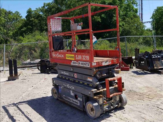 2014 Skyjack SJIII3219 Scissor Lift