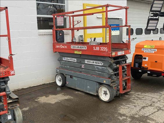 2014 Skyjack SJIII3226 Scissor Lift