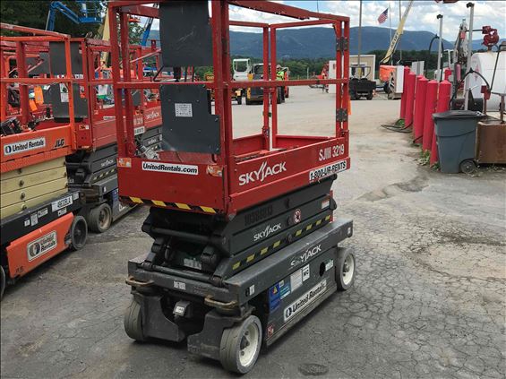 2015 Skyjack SJIII3219 Scissor Lift