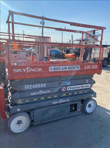 2014 Skyjack SJIII3226 Scissor Lift
