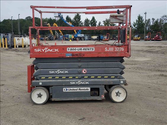 2014 Skyjack SJIII3226 Scissor Lift