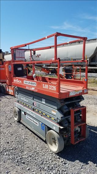 2014 Skyjack SJIII3226 Scissor Lift