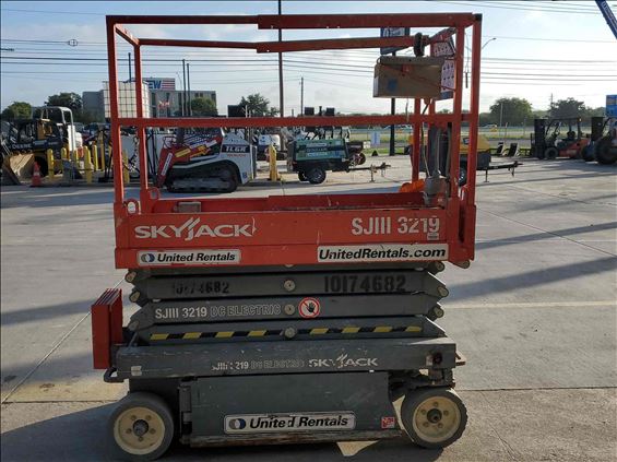 2013 Skyjack SJIII3219 Scissor Lift