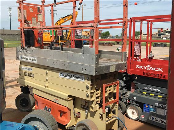 2014 JLG 2630ES Scissor Lift