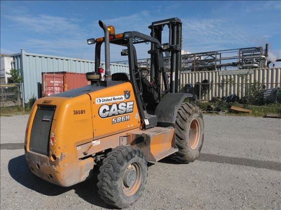 2016 Case 586H Rough Terrain Forklift