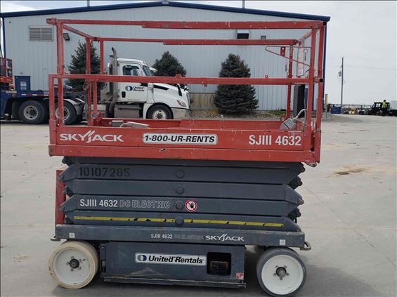 2013 Skyjack SJIII4632 Scissor Lift