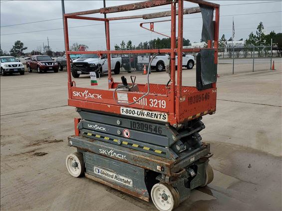 2014 Skyjack SJIII3219 Scissor Lift