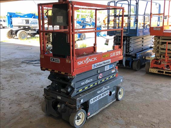 2014 Skyjack SJIII3219 Scissor Lift