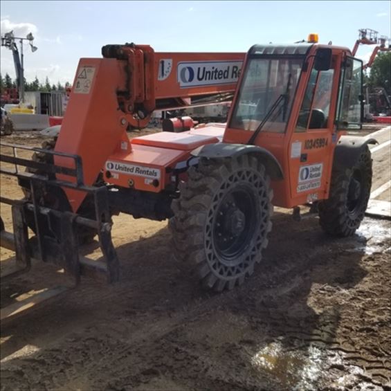 2015 SKYTRAK 8042 Rough Terrain Forklift