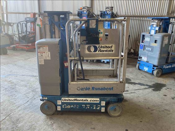 2011 Genie GR-12 Vertical Lift