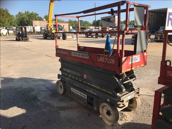 2013 Skyjack SJIII3226 Scissor Lift