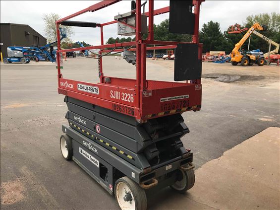 2014 Skyjack SJIII3226 Scissor Lift