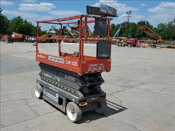 2015 Skyjack SJIII3226 Scissor Lift