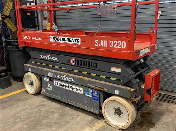 2015 Skyjack SJIII3220 Scissor Lift