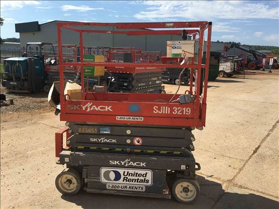 2014 Skyjack SJIII3219 Scissor Lift