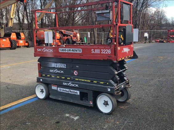 2014 Skyjack SJIII3226 Scissor Lift