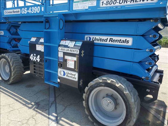 2017 Genie GS-4390 RT Scissor Lift