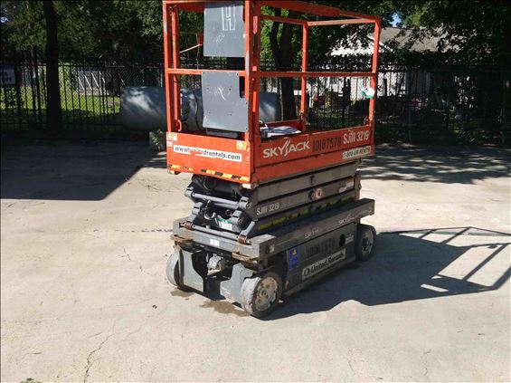 2013 Skyjack SJIII3219 Scissor Lift