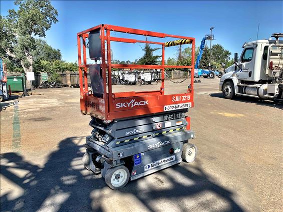 2014 Skyjack SJIII3219 Scissor Lift