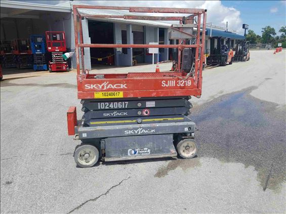 2014 Skyjack SJIII3219 Scissor Lift