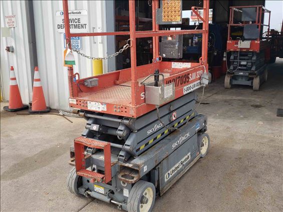 2014 Skyjack SJIII3219 Scissor Lift