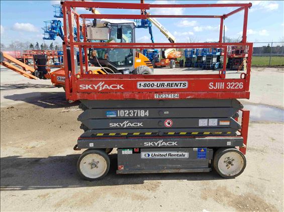 2014 Skyjack SJIII3226 Scissor Lift