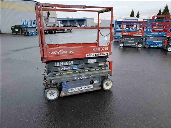 2014 Skyjack SJIII3219 Scissor Lift