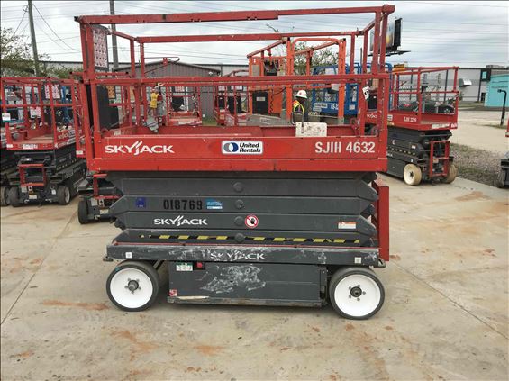 2014 Skyjack SJIII4632 Scissor Lift