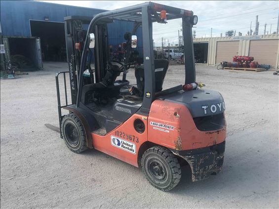 2014 Toyota 8FDU25 Warehouse Forklift