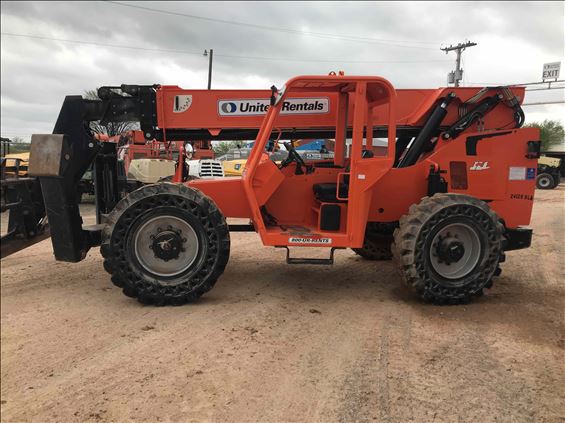 2015 SKYTRAK 10054 Rough Terrain Forklift