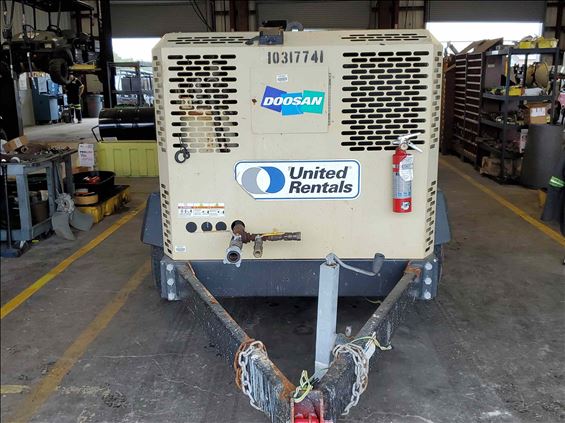 2014 Doosan P425/HP375WCUT4 Air Compressor