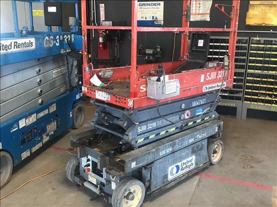 2013 Skyjack SJIII3219 Scissor Lift