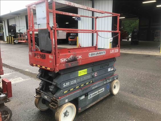 2013 Skyjack SJIII3226 Scissor Lift