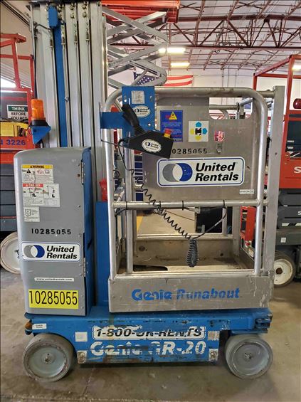 2014 Genie GR-20 Vertical Lift