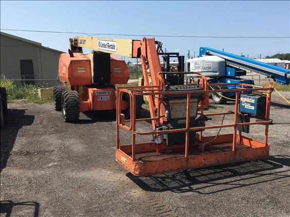 2011 JLG 800AJ