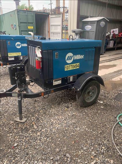 2018 Miller Welders Big Blue 300R Welder