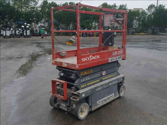 2013 Skyjack SJIII3219 Scissor Lift