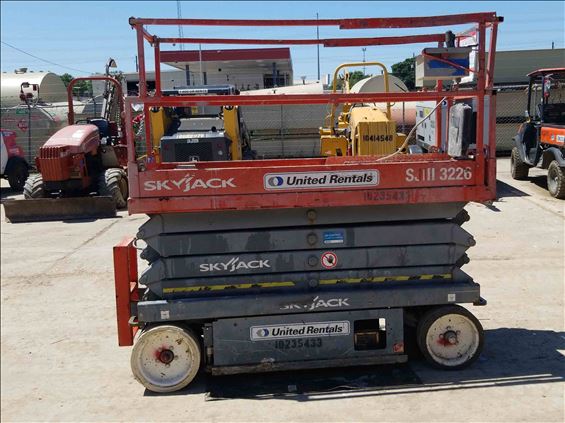 2014 Skyjack SJIII3226 Scissor Lift