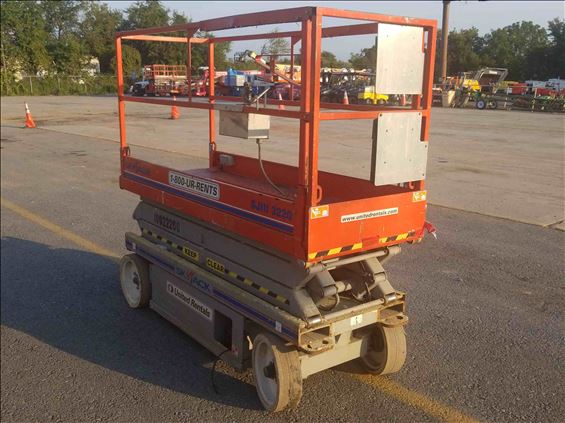 2012 Skyjack SJIII3220 Scissor Lift