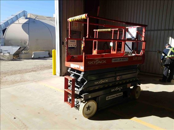 2015 Skyjack SJIII3226 Scissor Lift