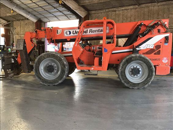 2015 SKYTRAK 10054 Rough Terrain Forklift
