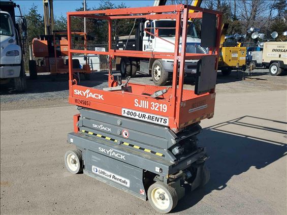 2014 Skyjack SJIII3219 Scissor Lift